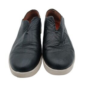 GENTLE SOULS Kenneth Cole Halden Black Leather Plat. Sneakers Slip-on Size 8 EUC